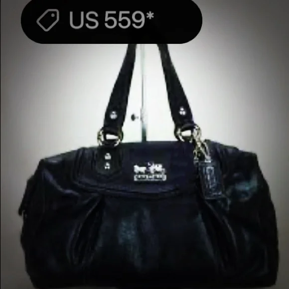 Vintage style Y2K Coach Black Leather Shoulder Bag with Silver Hardware handbag - Picture 4 of 17